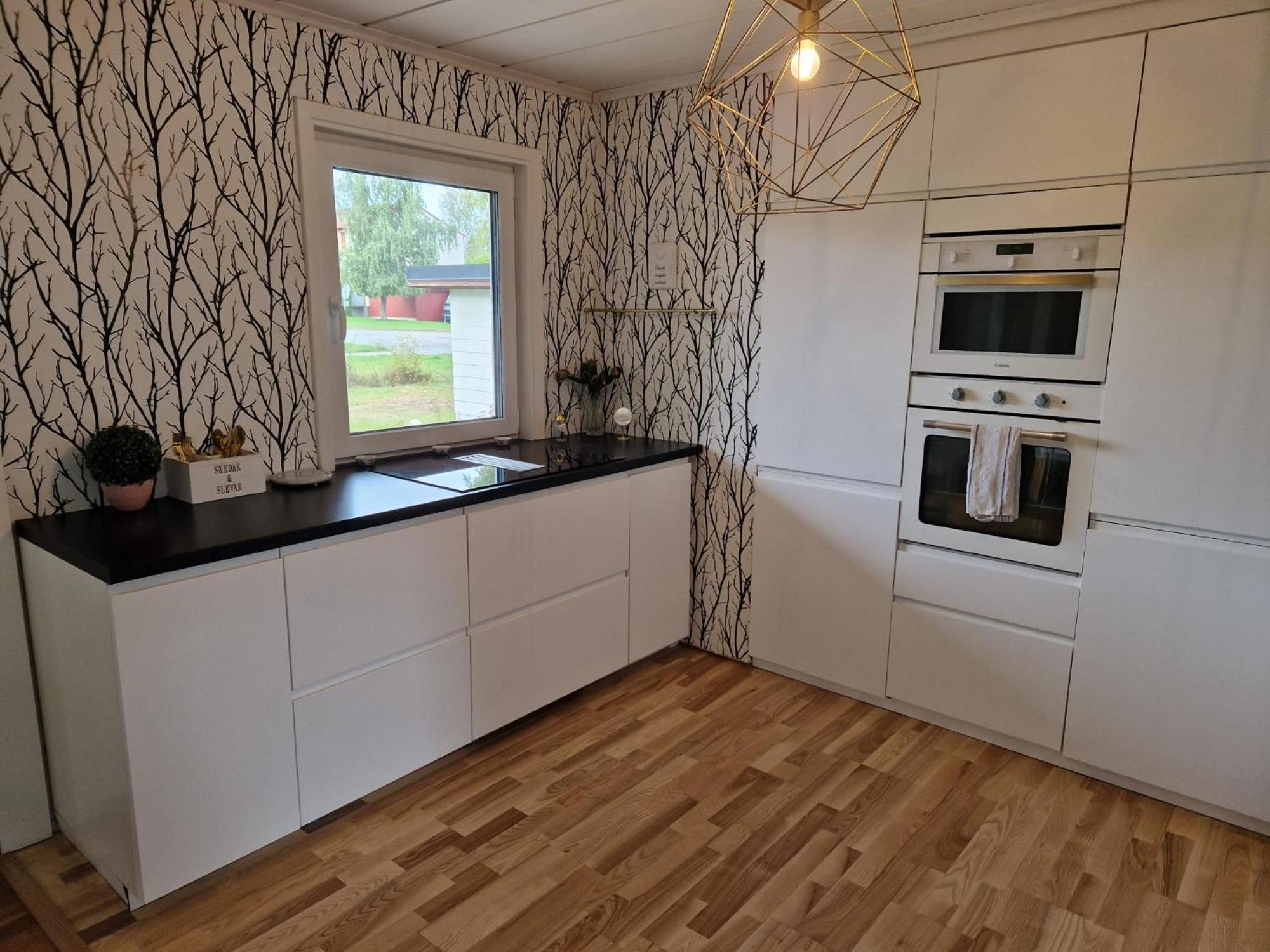 Villa Med Egen Parkering. Moejlighet Att Boka Fran 1 Och Upp Till 5 Personer. Еребру Екстер'єр фото