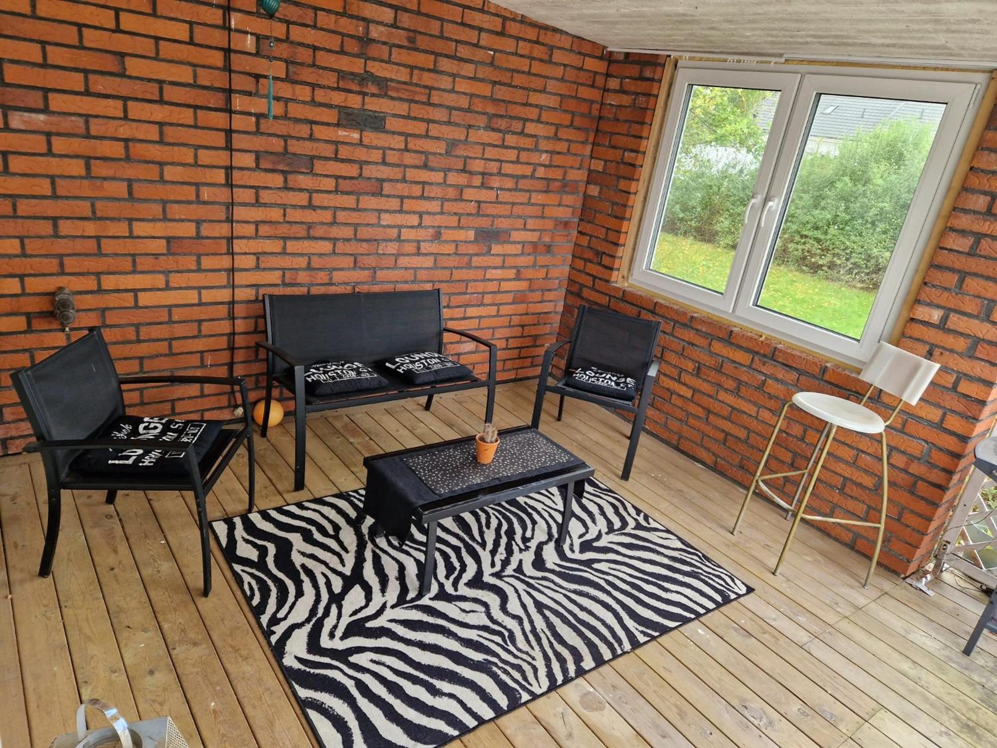 Villa Med Egen Parkering. Moejlighet Att Boka Fran 1 Och Upp Till 5 Personer. Еребру Екстер'єр фото