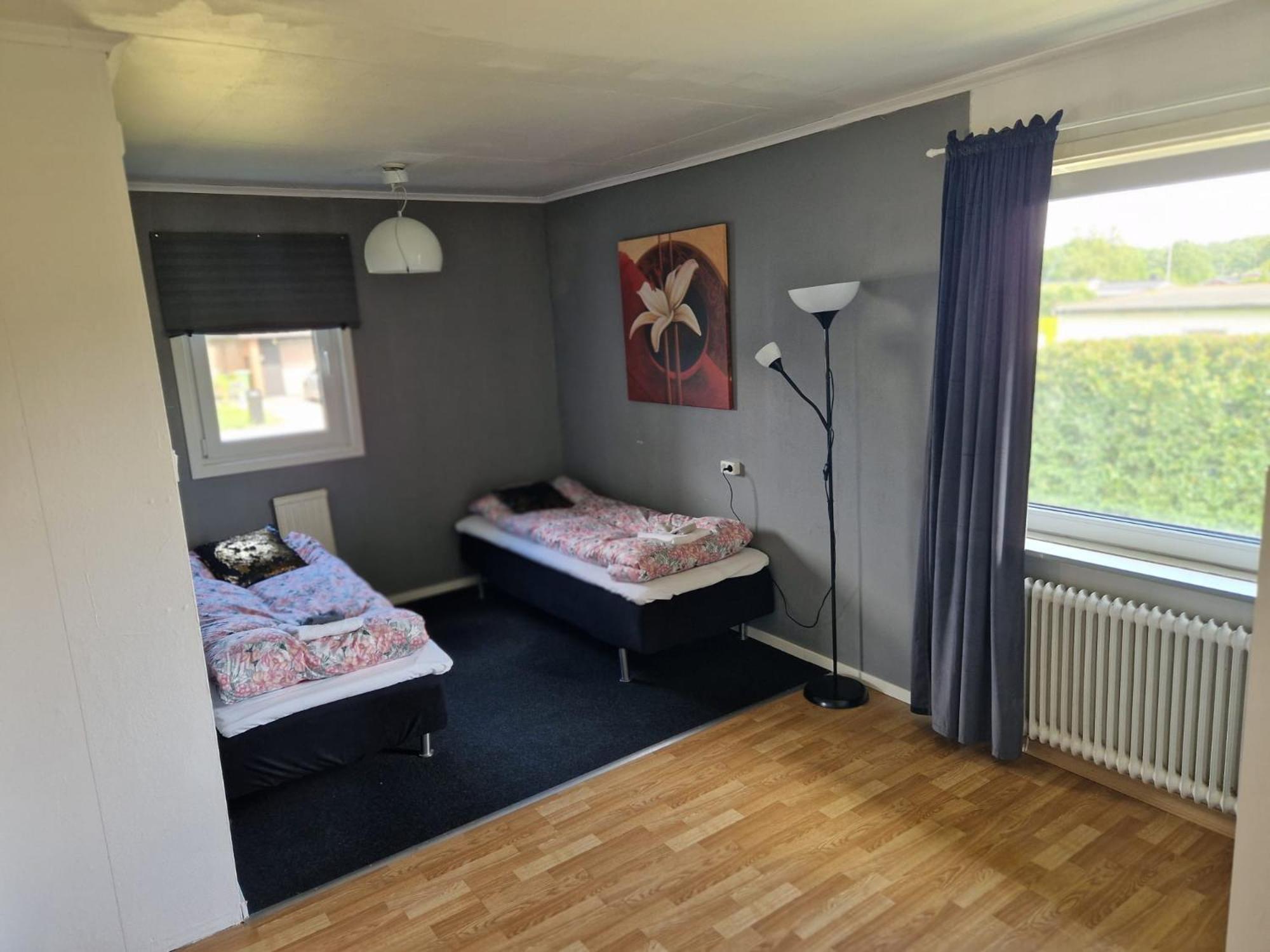 Villa Med Egen Parkering. Moejlighet Att Boka Fran 1 Och Upp Till 5 Personer. Еребру Екстер'єр фото