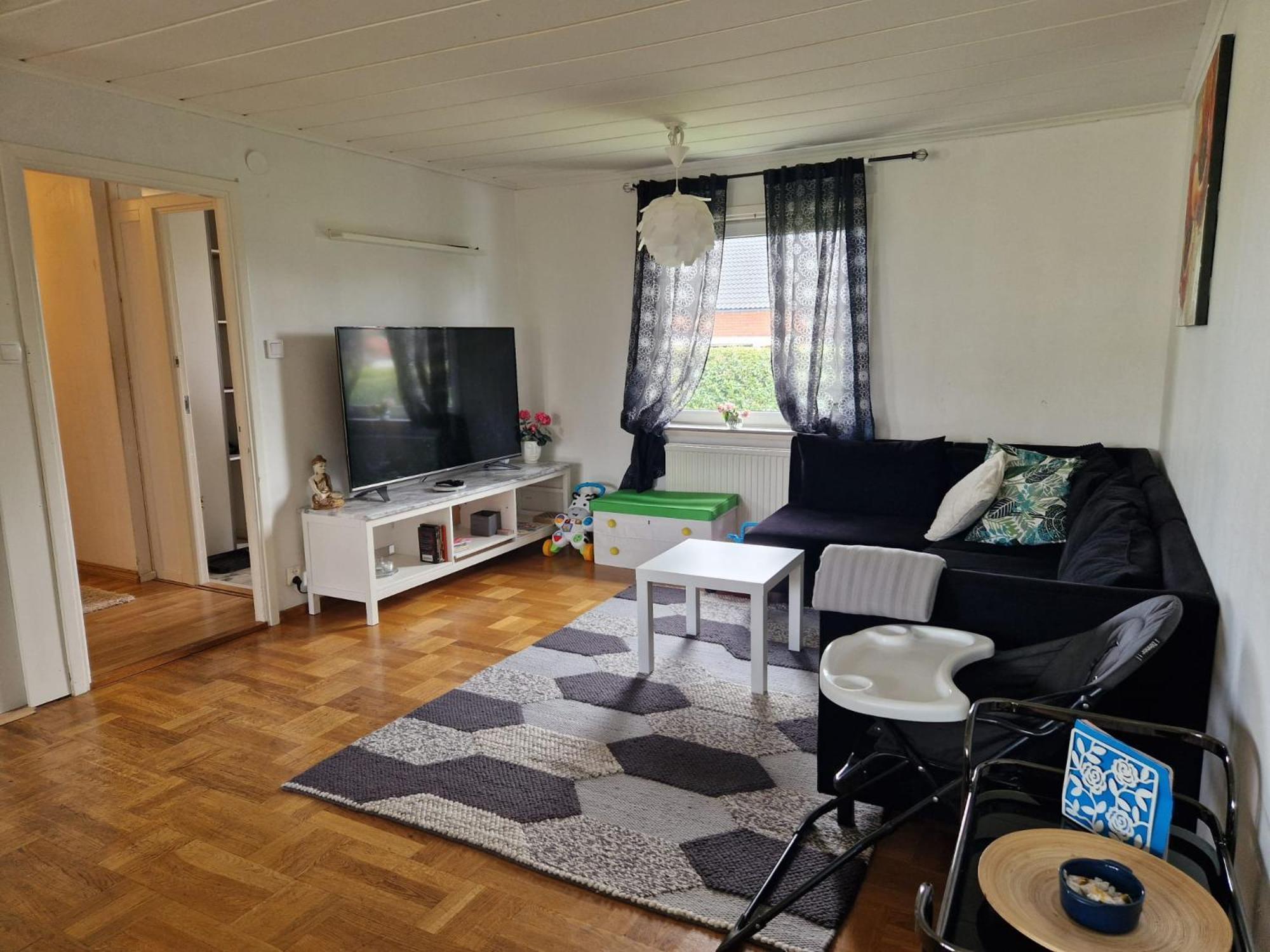 Villa Med Egen Parkering. Moejlighet Att Boka Fran 1 Och Upp Till 5 Personer. Еребру Екстер'єр фото